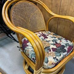 【リサイクルストアスターズ城西店】 【中古品】籐回転椅子　小の画像