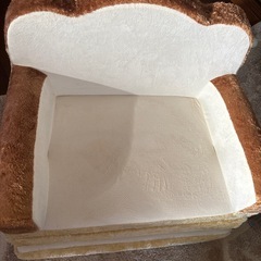 食パン　ソファー　ベッドの画像