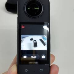 【良品】Insta360 X3 アクションカメラ/ケース付き！の画像