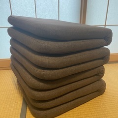 4台(5,000円)あり！ニトリ　コンパクト座椅子　コンパクトシュウノウザイス　アレックス　の画像