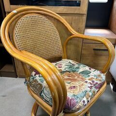 【リサイクルストアスターズ城西店】 【中古品】籐回転椅子　大の画像