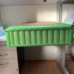 竹を模したデザインの台座 の画像