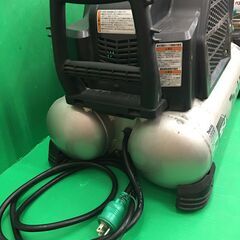 【引取限定】中古品　マキタ　高圧/一般圧（各2口）　コンプレッサ　AC462XGB　100V　容量16Ｌ　黒色　【ハンズクラフト戸畑店】の画像