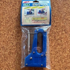 新品スーパー穴あけパンチ　（45枚まで）と工作用ホチキスの画像
