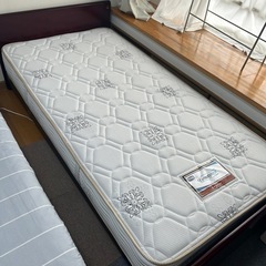 シモンズシングルベッドの画像