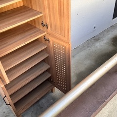 一年前購入。靴箱。本日受け取り可能な方！の画像