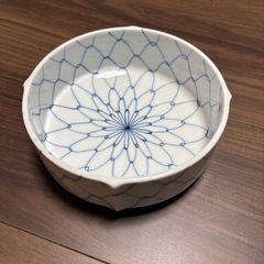 陶器の器　刺身や煮物などの画像