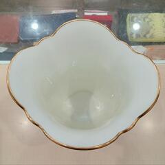 ★【ナルミ】花瓶  フラワーベース  ボーンチャイナ  薔薇🌹  北九州店舗店頭販売のみの画像