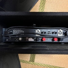 スピーカーとパワーアンプの画像
