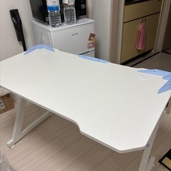 机・ゲーミングデスクの画像