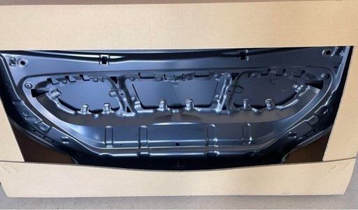 【新品】トヨタ　ノア　80系　ボンネット　エスクァイア、ボクシー