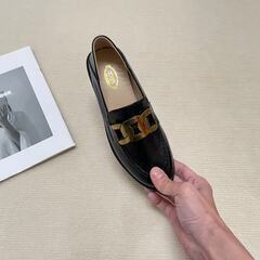 TOD’S ブリティッシュスタイル レトロなレザーシューズの画像
