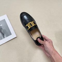 TOD’S ブリティッシュスタイル レトロなレザーシューズの画像
