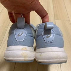 23.5cm アシックス　スニーカーの画像
