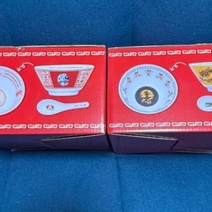 ミッキーマウス　レンゲ付きラーメンどんぶり全２種セット（価格は２個合計）の画像