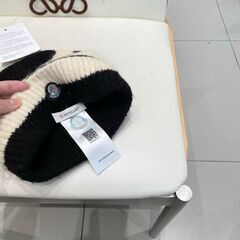 モンクレール ストライプニット帽の画像