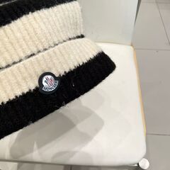 モンクレール ストライプニット帽の画像