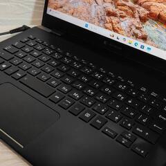 軽量薄型13.3 ⭐️10世代ノートパソコンの画像