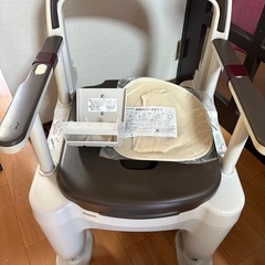 ポータブルトイレ　介護用トイレの画像