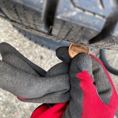 スノータイヤ　205/60R16 の画像