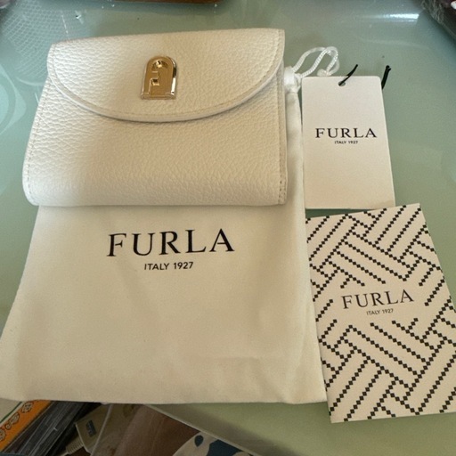 FURLA折り財布　新品
