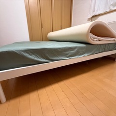 クイーンベッドの画像