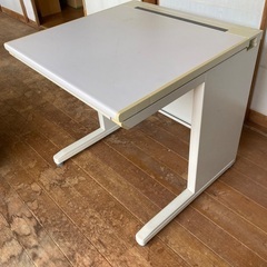 机の画像