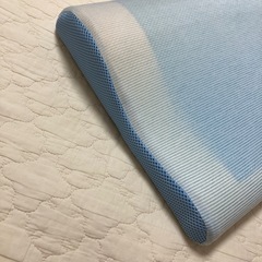 ニトリ　低反発まくら　ジェルタッチ　低めの画像