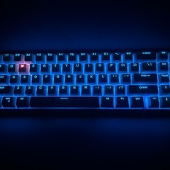 ①ゲーミングキーボードの画像