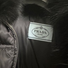 PRADA ダウンの画像