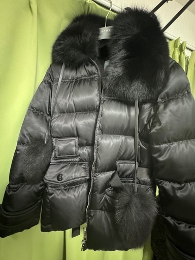 PRADA ダウン　12月中取引なければ処分します