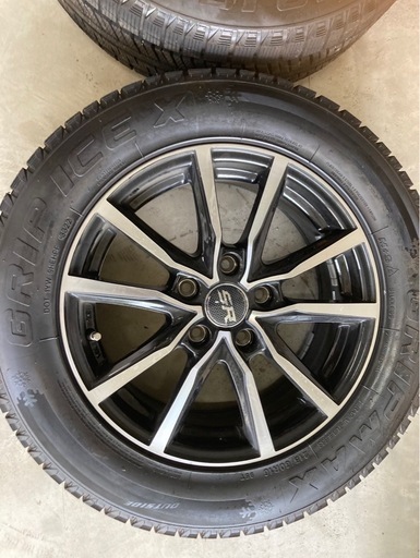 美品！スタッドレスタイヤ　冬タイヤ フジ　FUJI ホイール付き 215/60R16  16インチ　Honda Vezel ヴェゼル  ホンダ