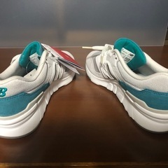 new balance ニューバランス女性用24.5㎝新品未使用
の画像