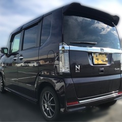 お買い得車‼️27年後期N-BOX カスタム　GターボLパッケージ　両側パワースライドドア　パドルシフト　オートクルーズ　あんしんパッケージ　衝突軽減ブレーキ　誤発進防止　リアテーブル　リアサイドサンシェード　　リアシートスライド　ハーフレザーシート　サイドエアバック　ワンタッチウインカー　オートライトなどなど豪華装備の画像