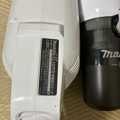 マキタ　コードレスクリーナー　サイクロン付
の画像