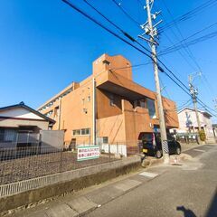 トランクルーム、倉庫、荷物置き、　８畳あります。