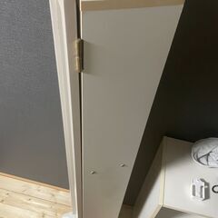 ミラー付き収納家具の画像