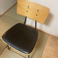オフィスチェアの画像