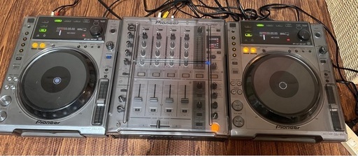 CDJ-850×2台とDJM-700のセット 三人掛けソファー 大塚家具 レザーDUO(デュオ） アイボリーCDJ