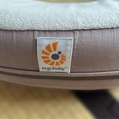 美品　ergobaby エルゴ 授乳クッションの画像