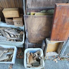 逗子 無料あげます 木片 木材 角材 キャンプファイアー 焚火 ソロキャンプ 材 構造材 内装材 建具 燃料 木炭 燃料 木箱 差し上げます 大木 彫刻 オブジェ 木像 木っ端 ウッド WOOD 暖炉 ストーブ 木工 家具 自然木 抜根 倒木 丸太 テーブル 作る 組み立て まき たきぎ 枝 伐採 固形 木質燃料 ボイラー BBQ バーベキュー 切り株 キャンプファイヤー 燃焼 荒材 桜 版画  薪  燃やす 日曜大工 工作 板材 板料 端材 DIY 棚材 角材 建築 ガーデン 木せん ブロック 建材 集の画像