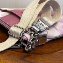COACH ミニショルダーバッグ　ロゴピンクの画像