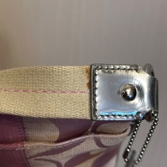COACH ミニショルダーバッグ　ロゴピンクの画像