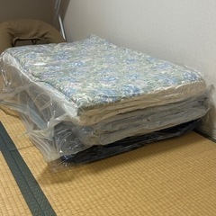 敷布団×2と毛布のセットの画像