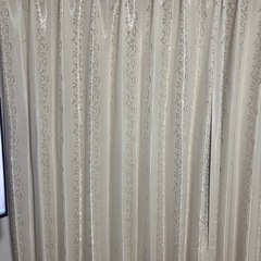 カーテンの画像