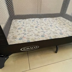Graco Pack 'n Play ベビーベッド プレイヤード　コンパクトの画像