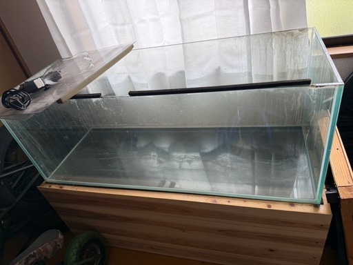 本気の方のみ問い合わせください（問い合わすだけ問い合わせて無視が多いです） 1200水槽　即戦力