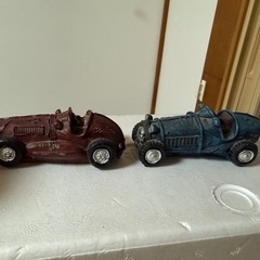 車の置物の画像