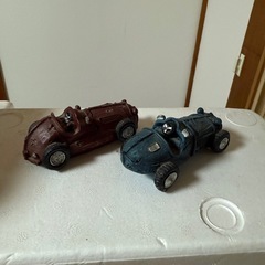 車の置物の画像