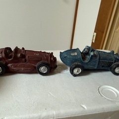 車の置物の画像